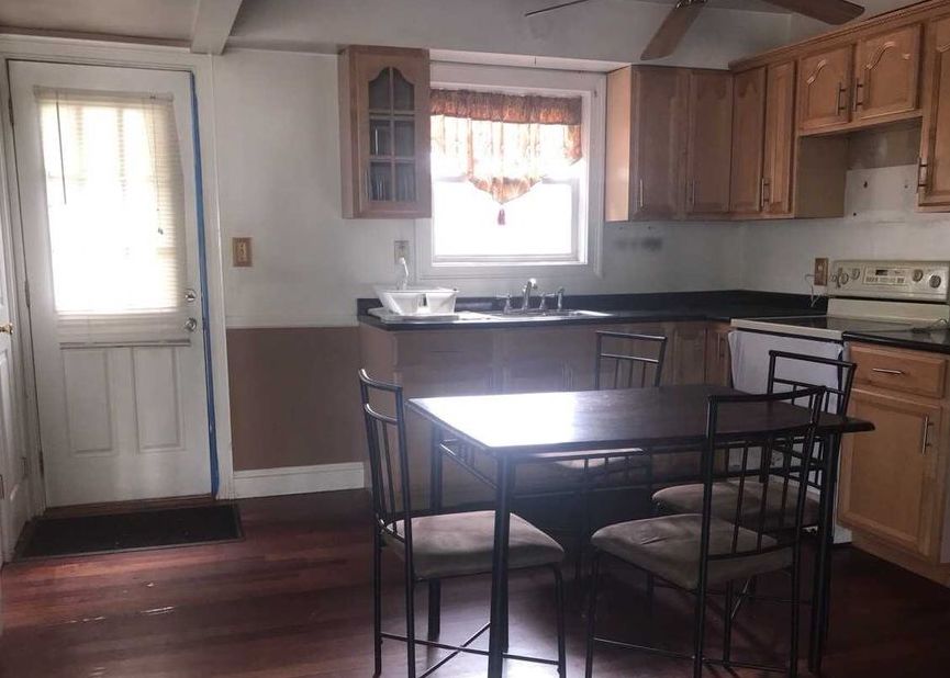 Johnson Ave, Bohemia, NY 11716, Foreclosure 264,900 5BD / 2BH