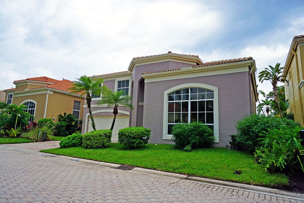 Nw 66th Ln, Boca Raton, FL 33496, Foreclosure 298,500 3BD / 2.5BH