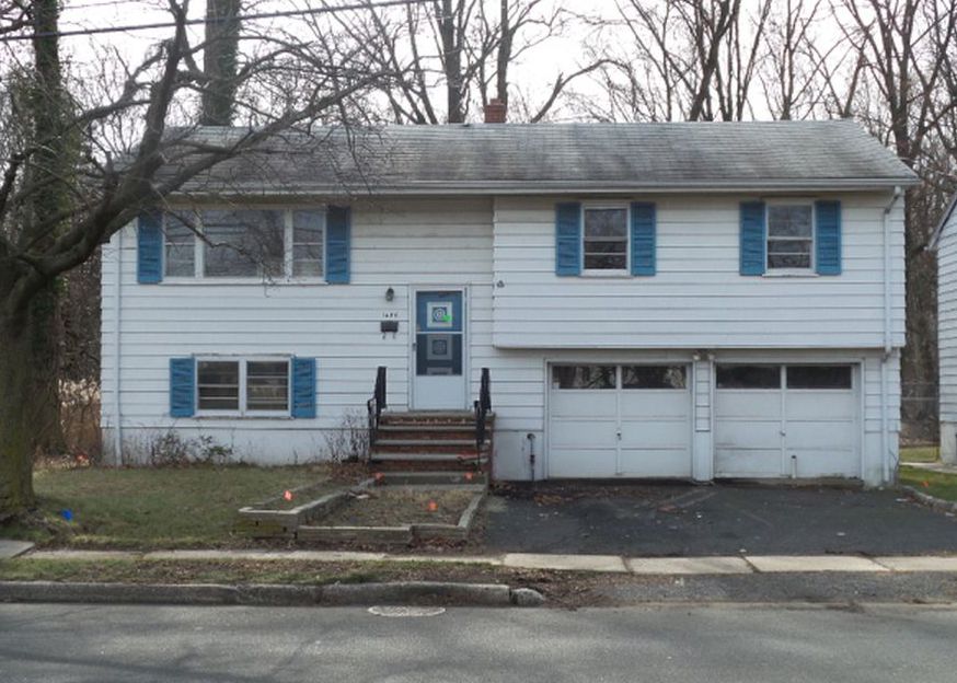 Vauxhall Rd, Union, NJ 07083, Foreclosure 125,000 3BD / 1.5BH