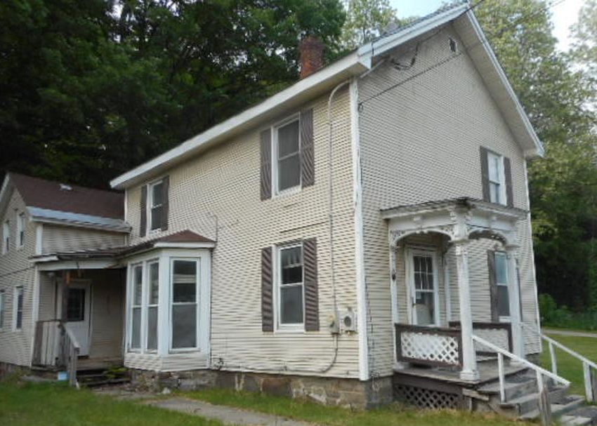 Creek Rd, Crown Point, NY 12928, Foreclosure 49,900 5BD / 2BH