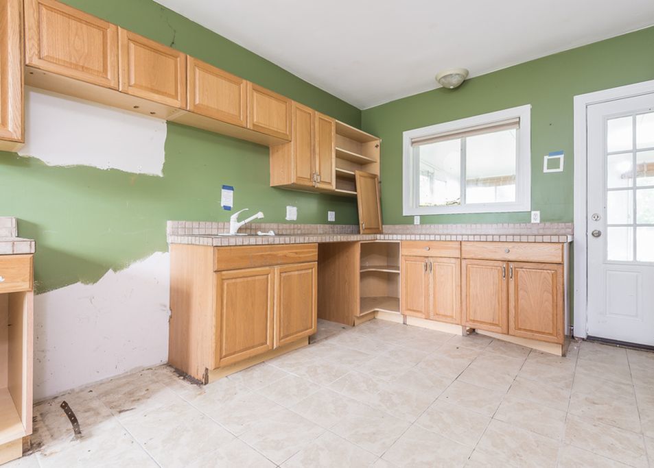 Woodland Ct, Ypsilanti, MI 48197, Foreclosure 95,000 3BD / 1BH