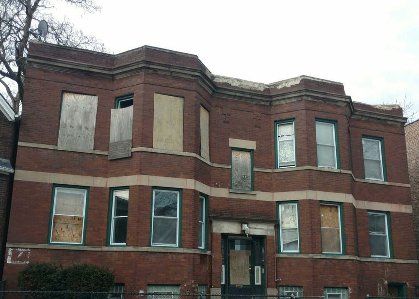 S Carpenter St, Chicago, IL 60621, Foreclosure 34,900 8BD / 4BH
