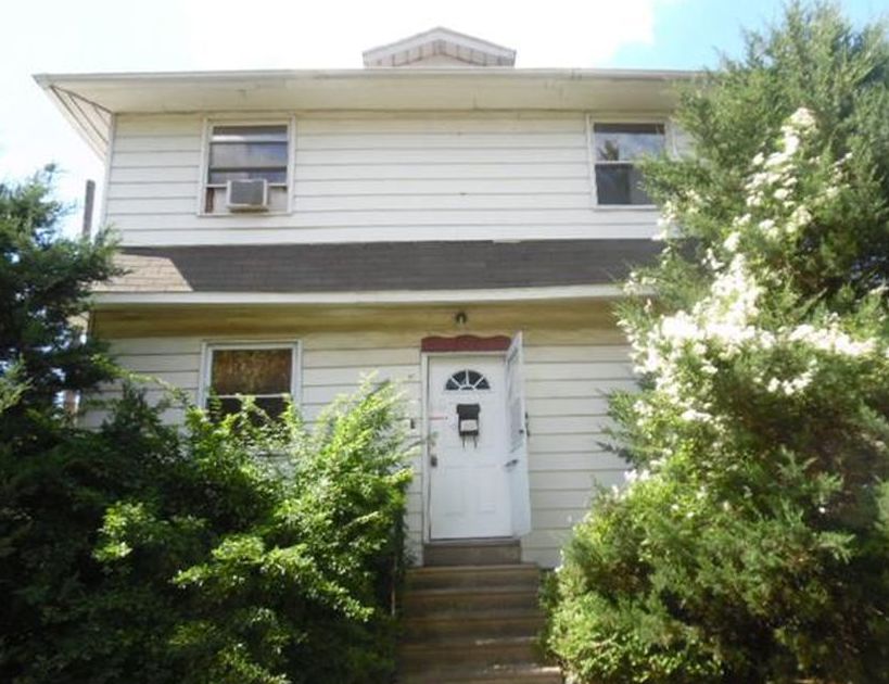 N Lynn Blvd, Upper Darby, PA 19082, Foreclosure 75,000 6BD / 2BH