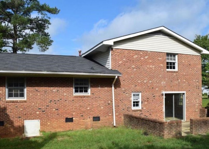 Ingleside Dr, Fayetteville, NC 28303, Foreclosure 52,000 3BD / 2BH