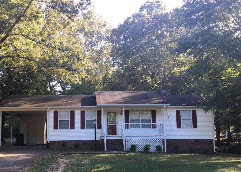 Nottingham Rd, Dickson, TN 37055, Foreclosure 119,900 3BD / 2BH