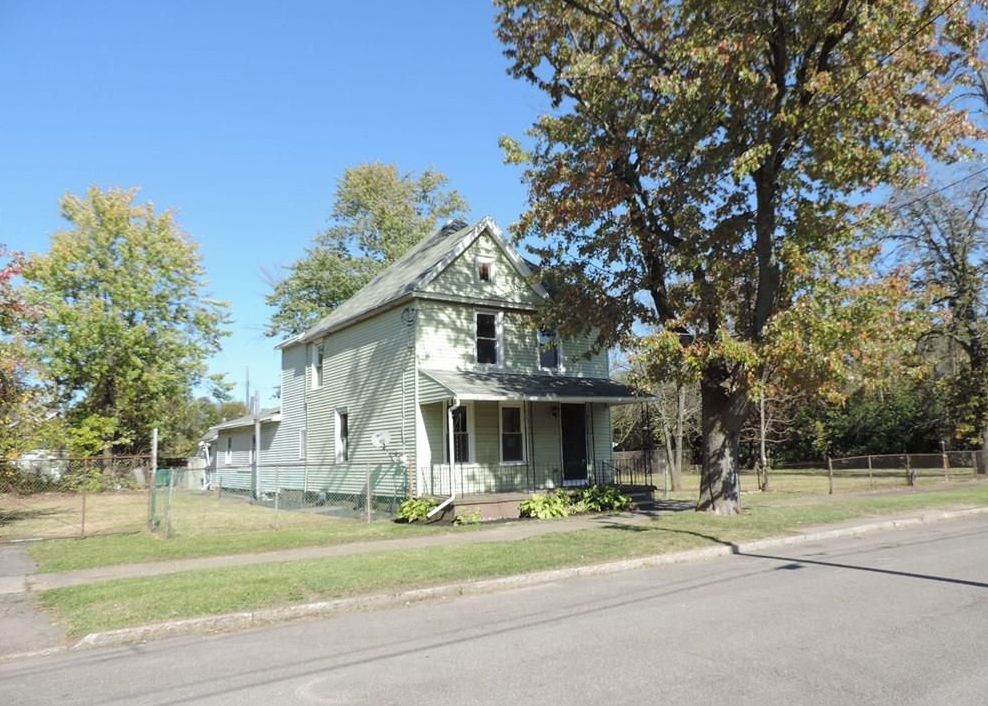 Grove Ave, Niagara Falls, NY 14305, Foreclosure Call 3BD / 3BH