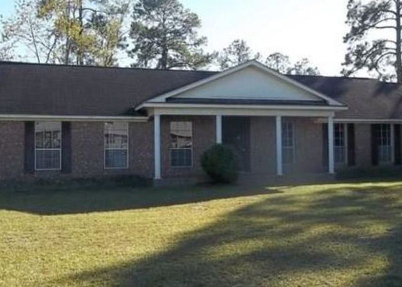 W Parkway Dr, Waycross, GA 31501, Foreclosure 39,780 3BD / 2BH