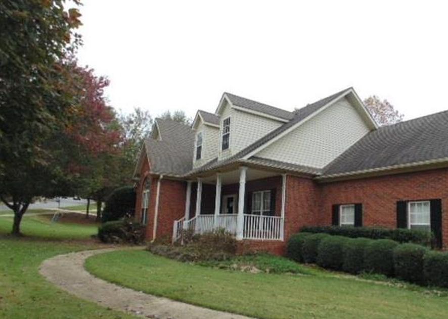 Sunset Trl, Alabaster, AL 35007, Foreclosure 175,000 3BD / 2BH