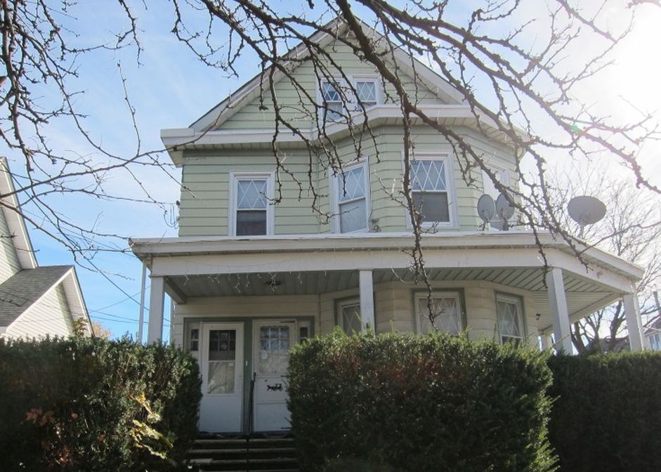 Clifton Ave, Clifton, NJ 07011, Foreclosure 249,900 2BD / 3BH Foreclosure Listing 28736197