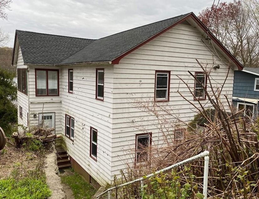 E Main St, Jefferson Valley, NY 10535, Foreclosure 235,000 4BD