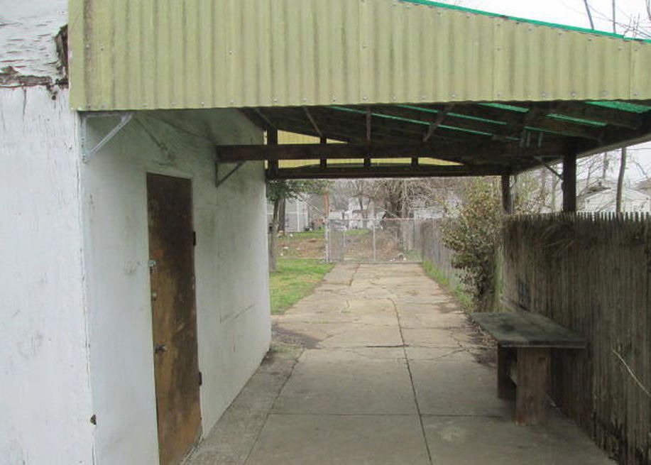 W Main St, Louisville, KY 40212, Foreclosure Call 2BD / 1BH