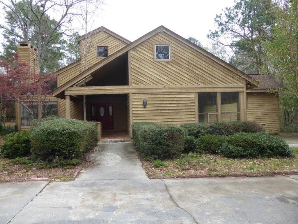 Amberwood Dr E, Vidalia, GA 30474, Foreclosure 160,000 4BD / 3.5BH