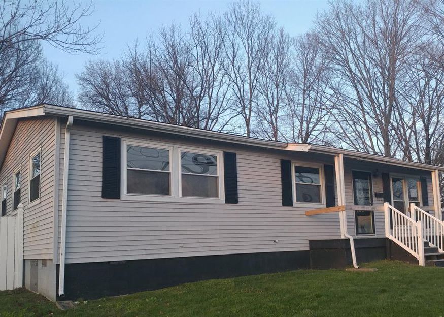 E Broadway St, Winchester, KY 40391, Foreclosure 51,000 3BD / 1BH