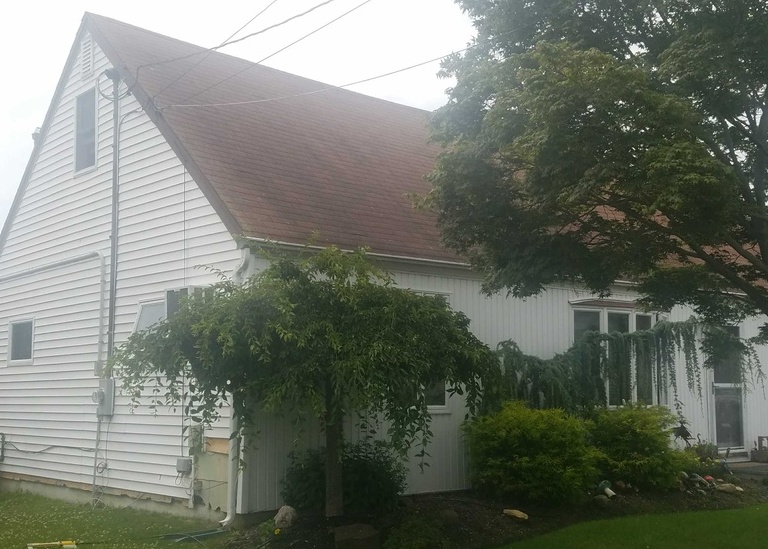 S 5th St, Lindenhurst, NY 11757, Foreclosure 123,000 1BD / 1BH