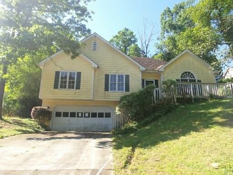 Sweet Creek Dr, Lawrenceville, GA 30044, Foreclosure 142,900 3BD