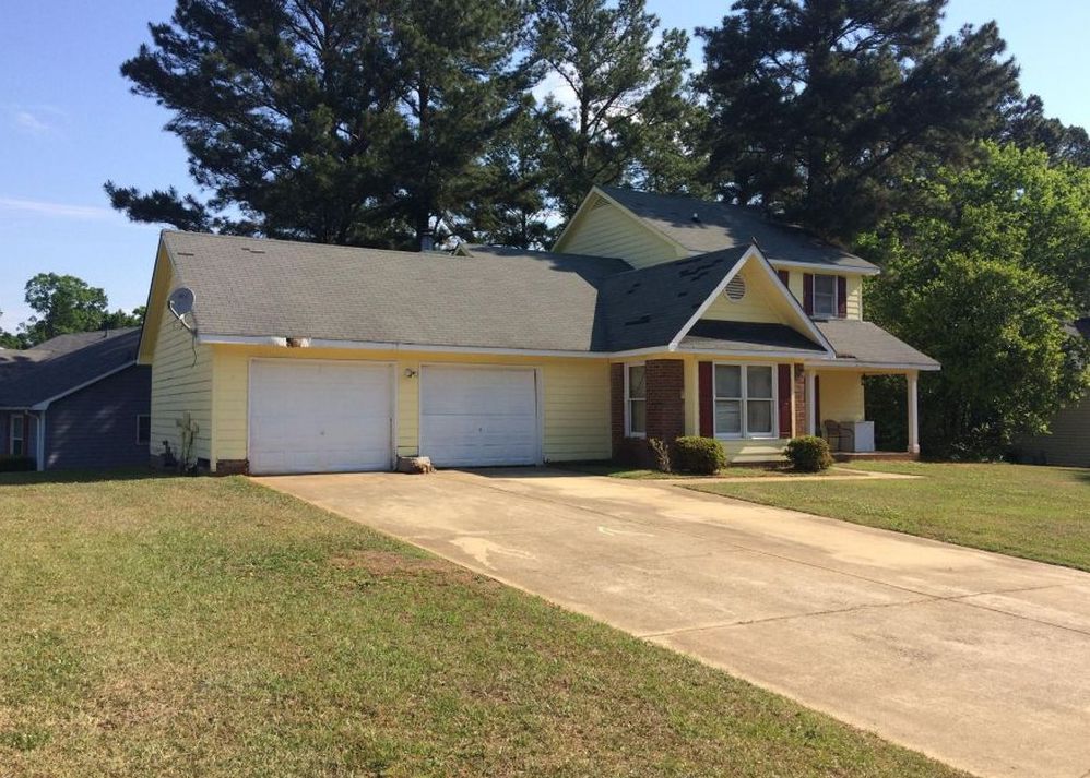 Old Farm Rd, Fayetteville, NC 28314, Foreclosure 79,900 3BD / 3BH