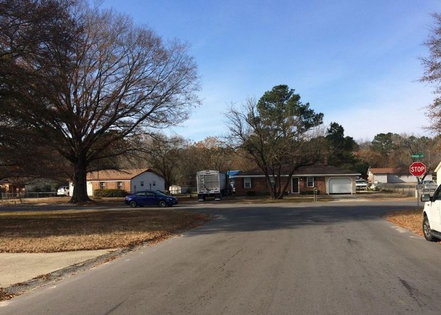 Raintree Dr, Fayetteville, NC 28304, Foreclosure 49,900 3BD / 1BH