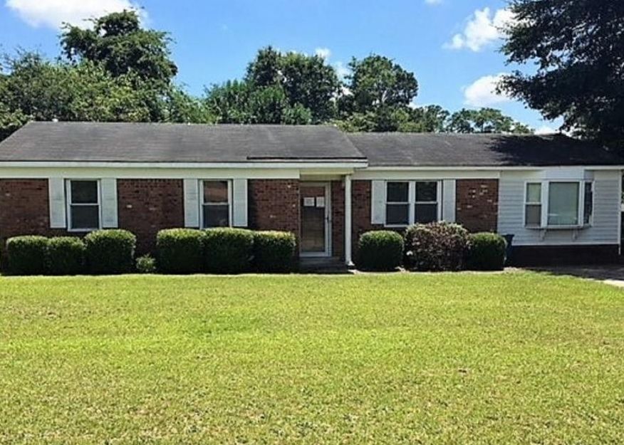 Raintree Dr, Fayetteville, NC 28304, Foreclosure 49,900 3BD / 1BH