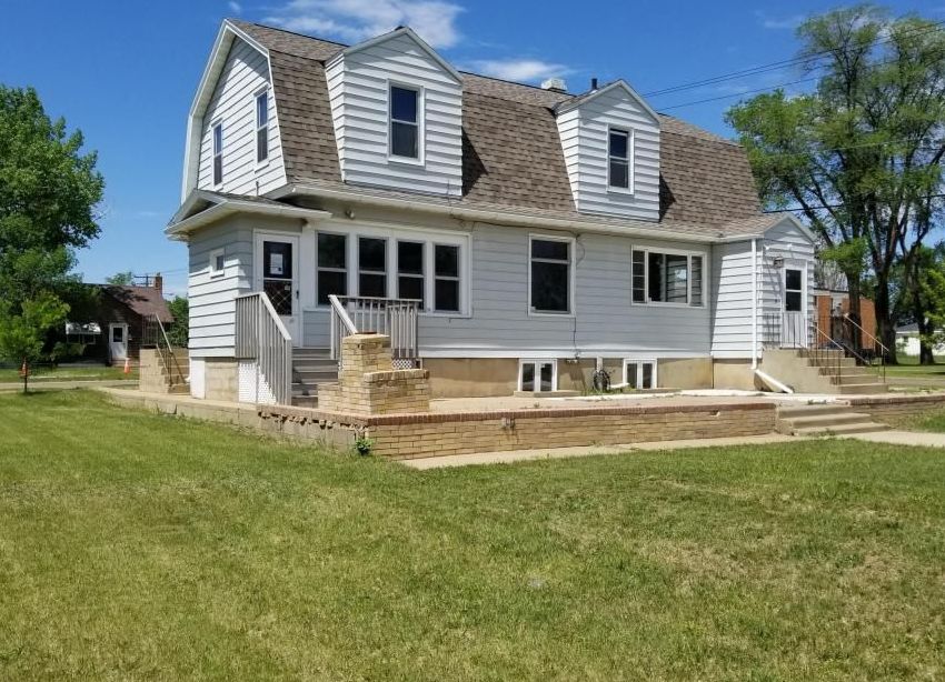 1st St W, Dickinson, ND 58601, Foreclosure 169,900 4BD / 1.5BH
