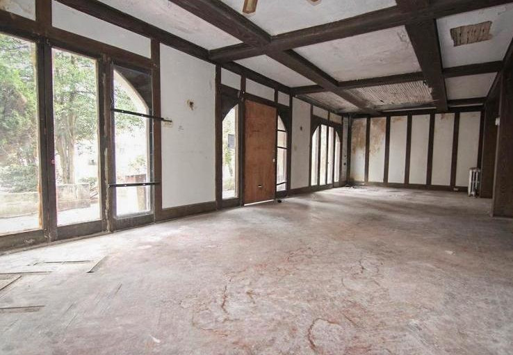 S Munn Ave, East Orange, NJ 07018, Foreclosure 89,900 5BD / 4BH