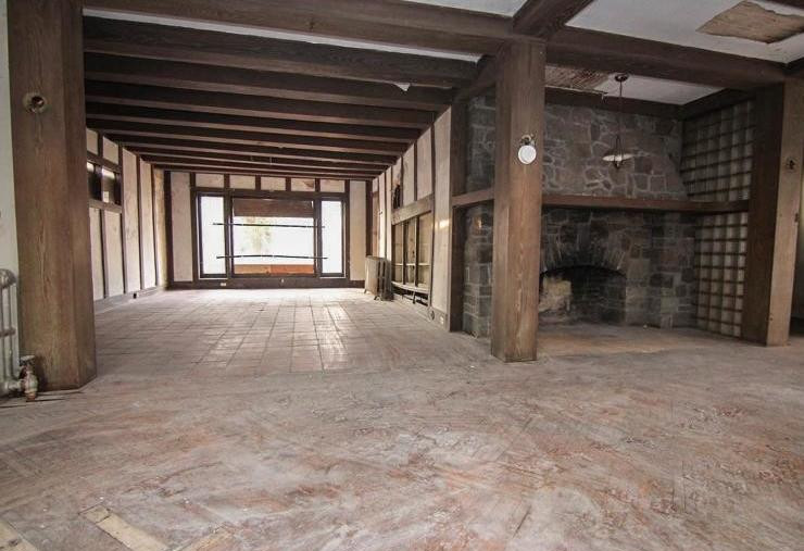 S Munn Ave, East Orange, NJ 07018, Foreclosure 89,900 5BD / 4BH