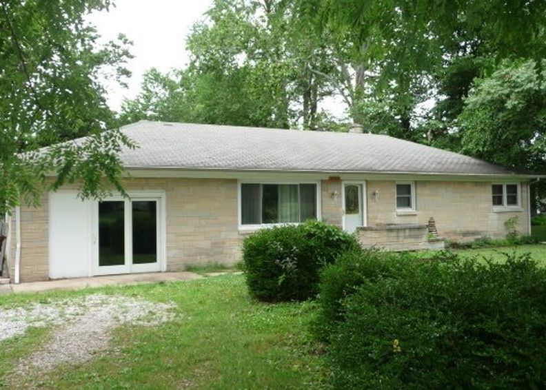 E Springhill Dr, Terre Haute, IN 47802, Foreclosure 49,900 3BD