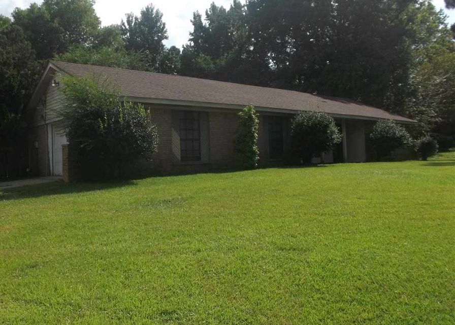 Brookhollow Dr, Jackson, MS 39212, Foreclosure 54,900 3BD / 2BH