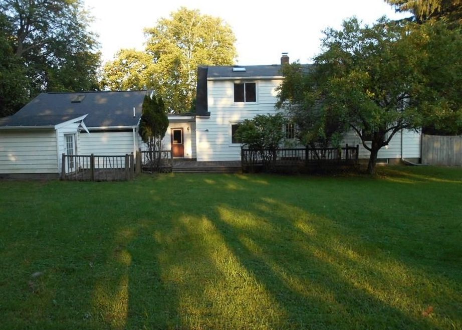 Broad Rd, Syracuse, NY 13215, Foreclosure 97,900 5BD / 2BH