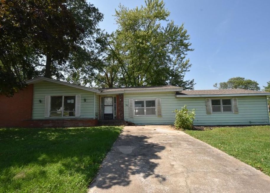 S Pine St, Laddonia, MO 63352, Foreclosure Call 2BD / 1BH
