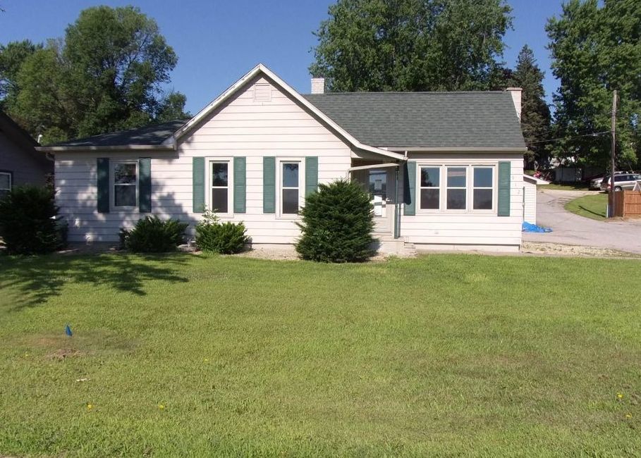 S Oak St, La Crescent, MN 55947, Foreclosure 124,900 2BD / 1BH