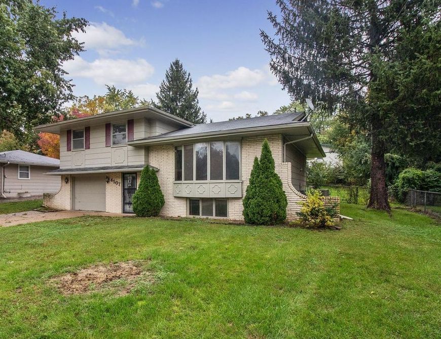 66th St, Urbandale, IA 50322, Foreclosure 149,100 3BD / 1.5BH