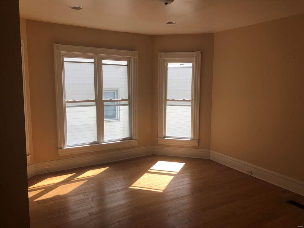 Bartmer Ave, Saint Louis, MO 63112, Foreclosure 51,100 3BD / 2.5BH