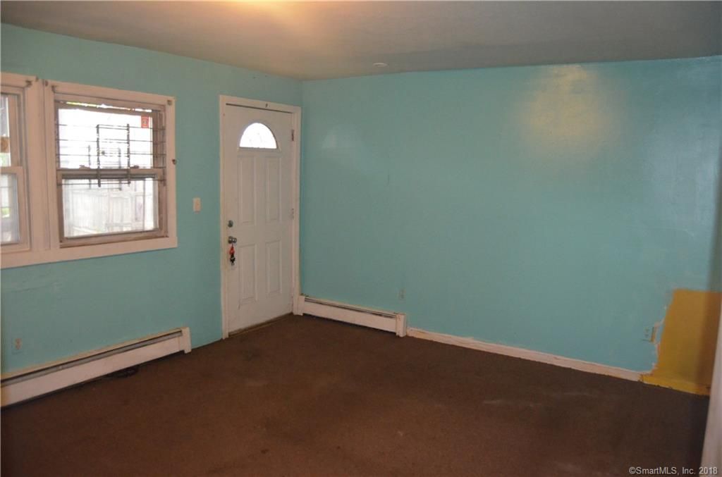 Blatchley Ave, New Haven, CT 06513, Foreclosure 149,900 5BD / 3BH