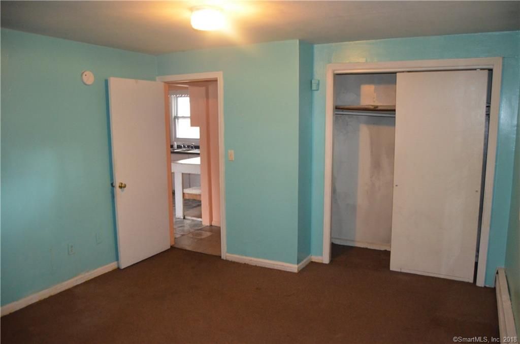 Blatchley Ave, New Haven, CT 06513, Foreclosure 149,900 5BD / 3BH