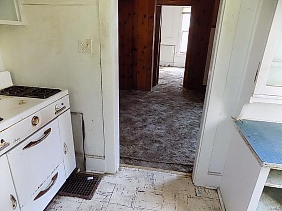 Alby St, Alton, IL 62002, Foreclosure Call 3BD / 3BH Foreclosure