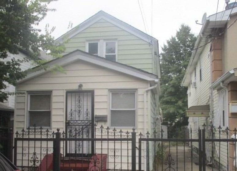 135th Ave, Jamaica, NY 11434, Foreclosure 299,900 2BD / 1BH