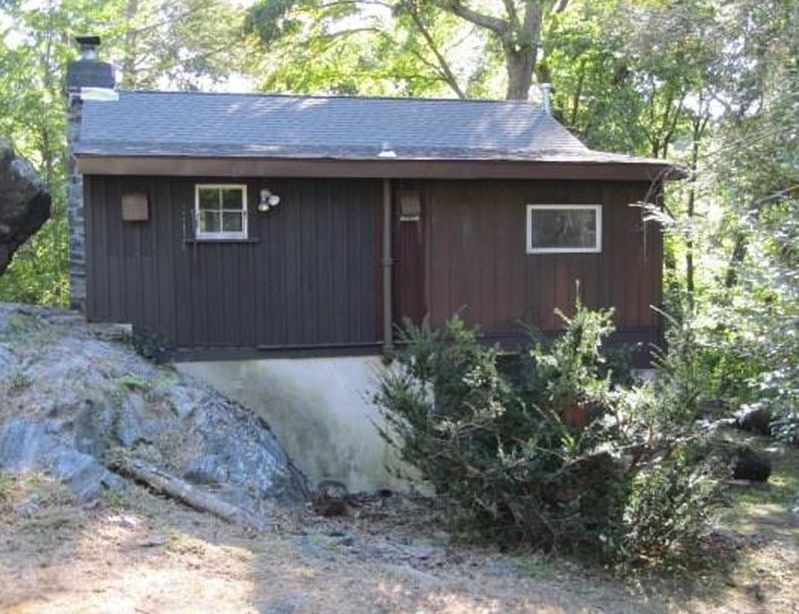 Kanungum Trl, Shelton, CT 06484, Foreclosure 114,900 2BD / 1BH