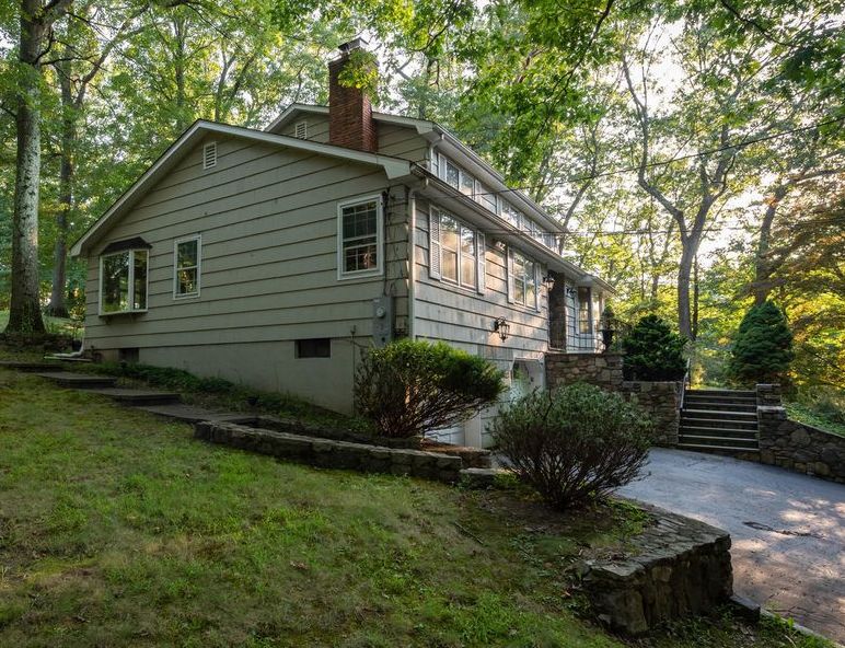 Littlebrook Rd N, Darien, CT 06820, Foreclosure 949,900 4BD / 3BH