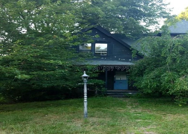 Hill St, Walden, NY 12586, Foreclosure 64,900 4BD / 1BH