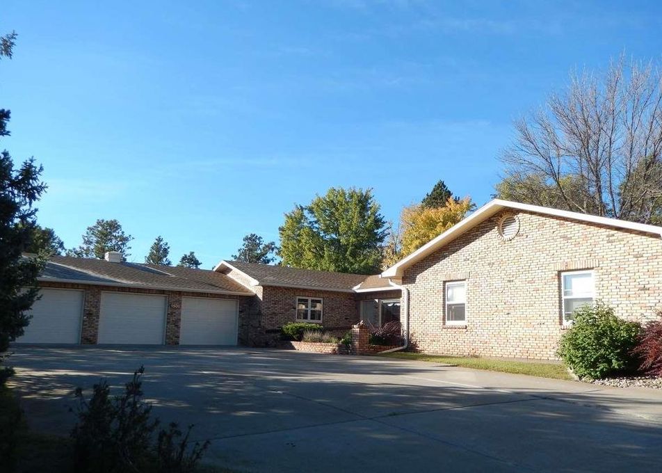 Flormann St, Rapid City, SD 57701, Foreclosure 429,000 4BD / 3BH