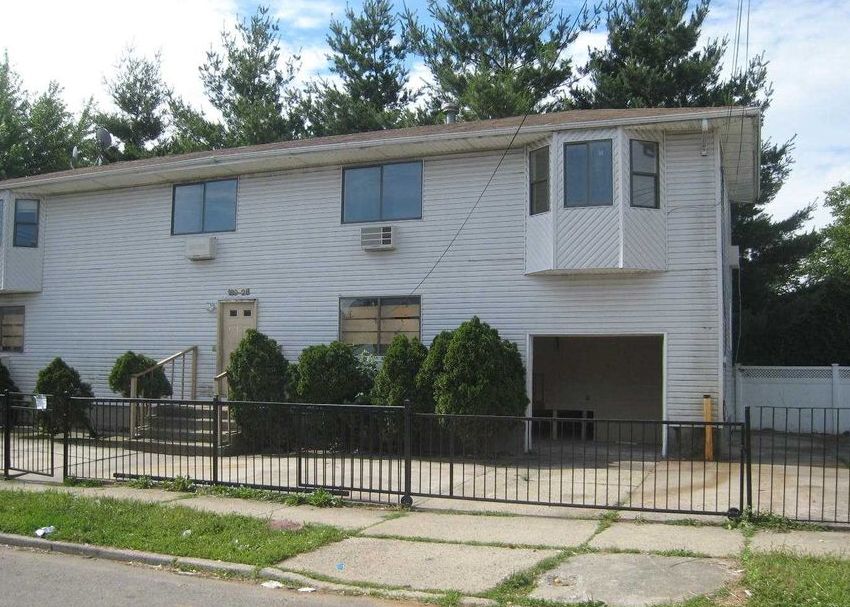 Quencer Rd, Saint Albans, NY 11412, Foreclosure 399,900 7BD / 4BH Foreclosure Listing