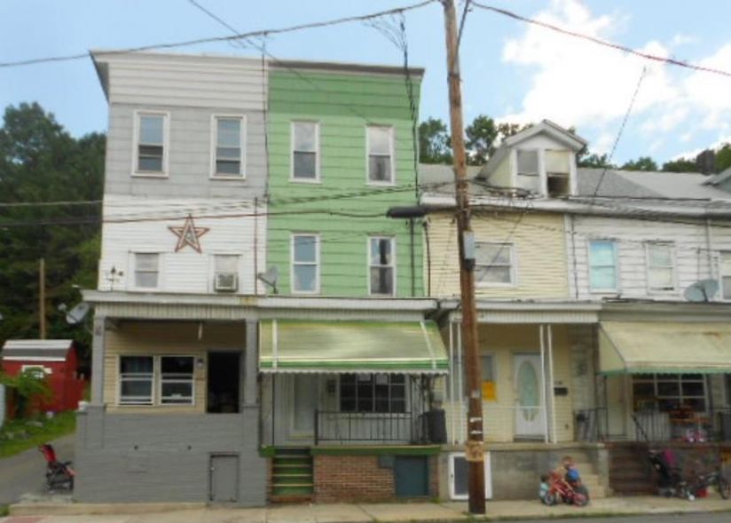 E Centre St, Mahanoy City, PA 17948, Foreclosure Call 4BD / 1BH