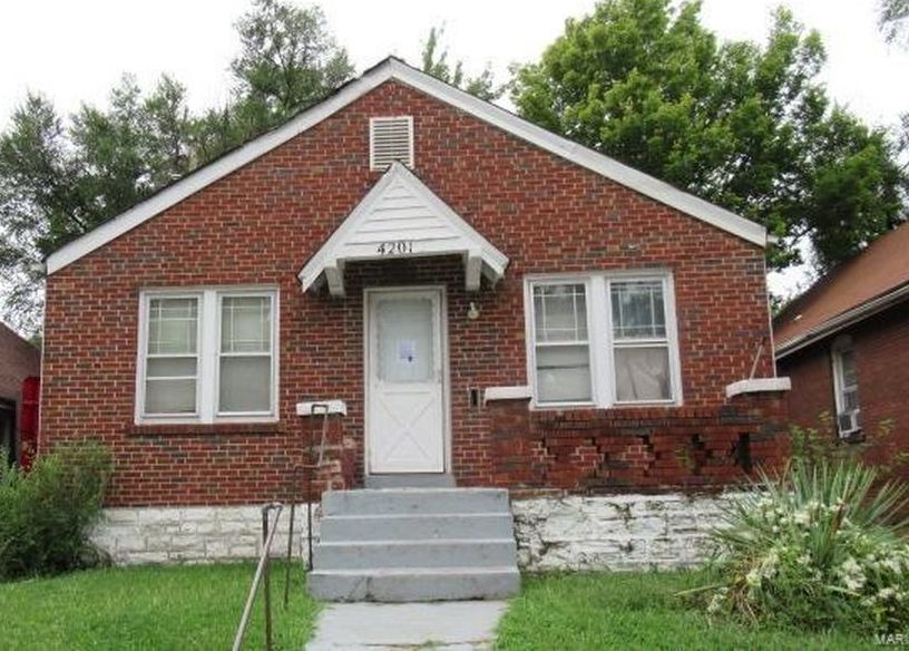 Darby St, Saint Louis, MO 63120, Foreclosure Call 2BD / 1BH