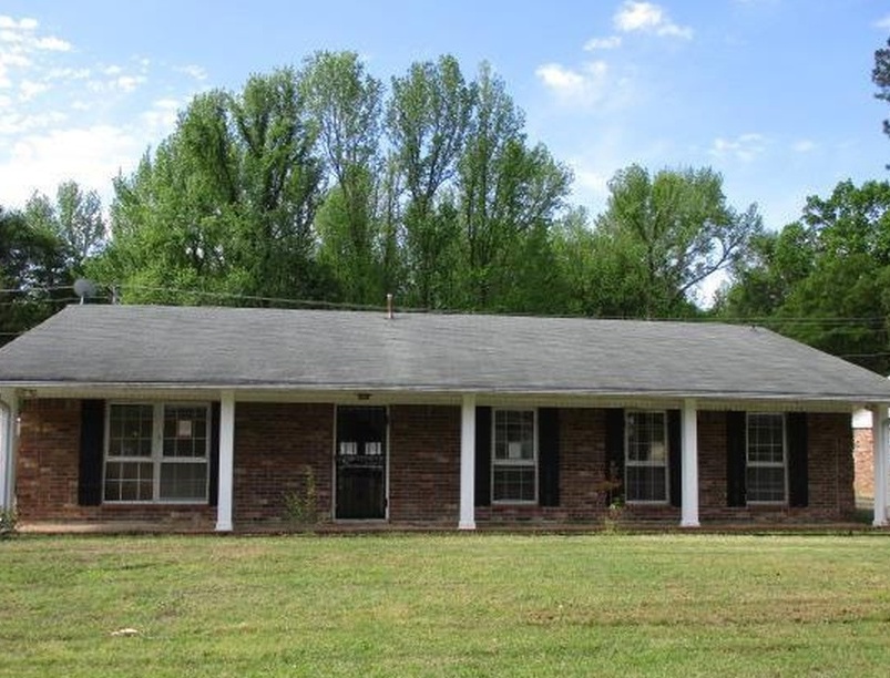 Mockingbird Ln, Pine Bluff, AR 71603, Foreclosure Call 3BD / 2BH