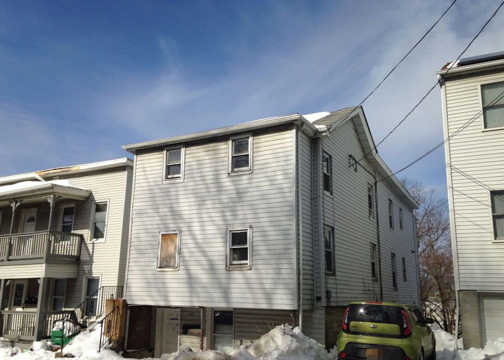 N Clinton St, Poughkeepsie, NY 12601, Foreclosure 415,000 6BD