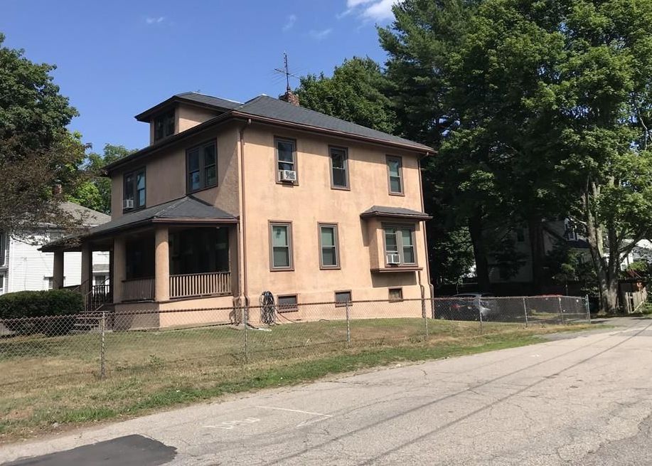 Summer St, Bridgewater, MA 02324, Foreclosure Call 4BD / 2.5BH