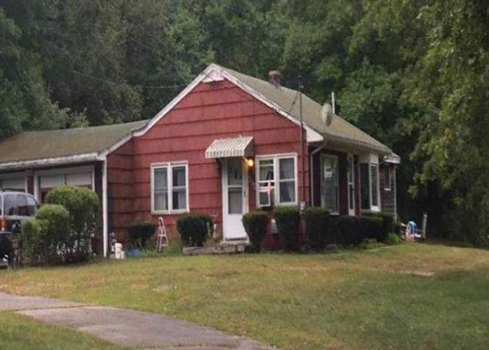 Old Center St, Middleboro, MA 02346, Foreclosure 291,500 2BD / 1BH