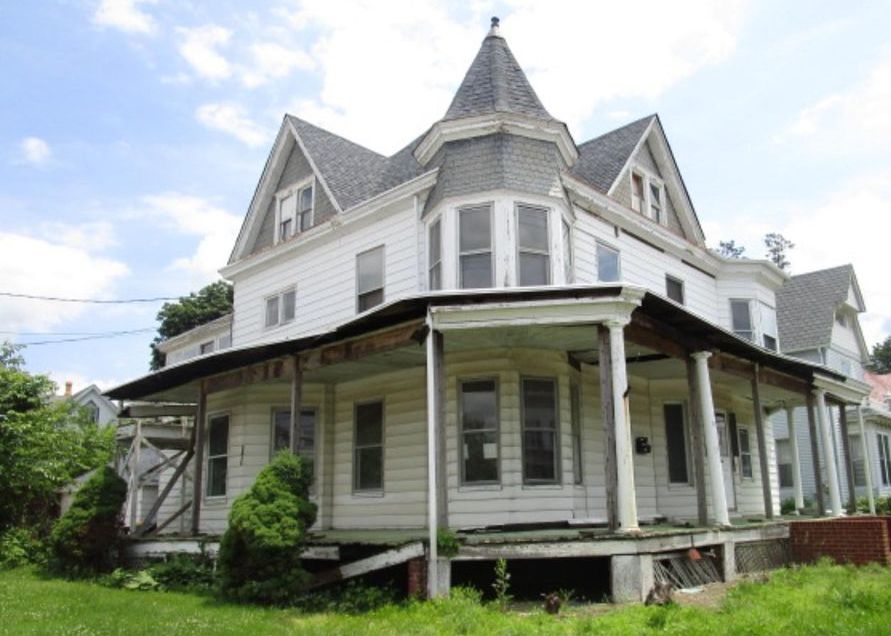 S Broad St, Middletown, DE 19709, Foreclosure 85,000 4BD / 2BH