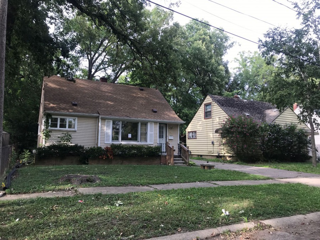 W Genesee St, Flint, MI 48504, Foreclosure Call 4BD / 2BH