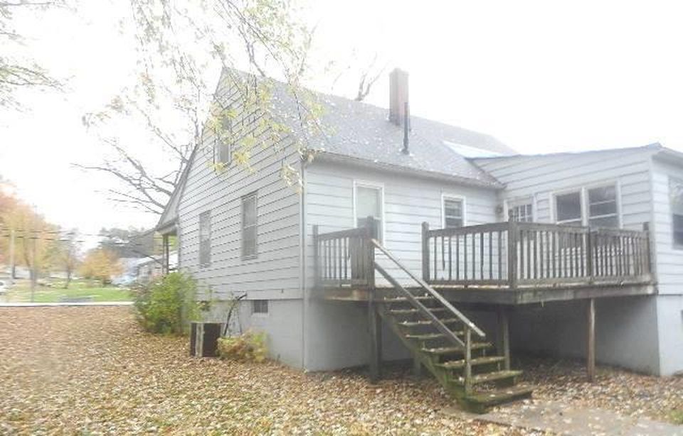 Elm Ave, Kansas City, MO 64138, Foreclosure 95,000 3BD / 1BH
